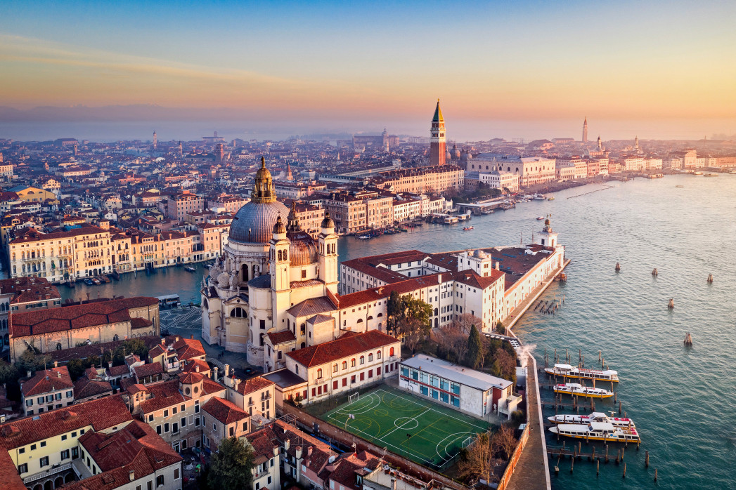 Fußballplatz im Hofe der Santa Maria della Salute