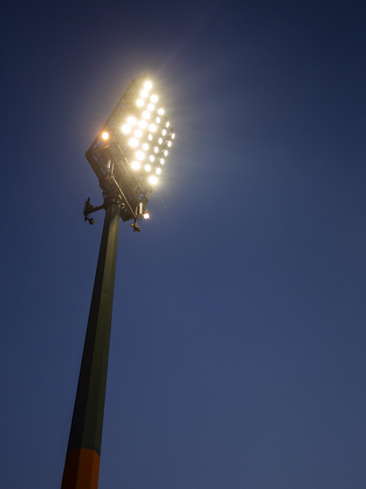 Flutlichtmast am Böllenfalltor - Wandbild