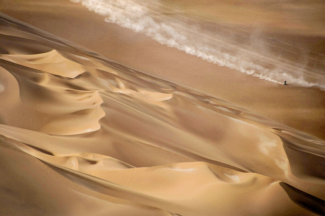 Motorrad im chilenischen Sand (2) - Wandbild