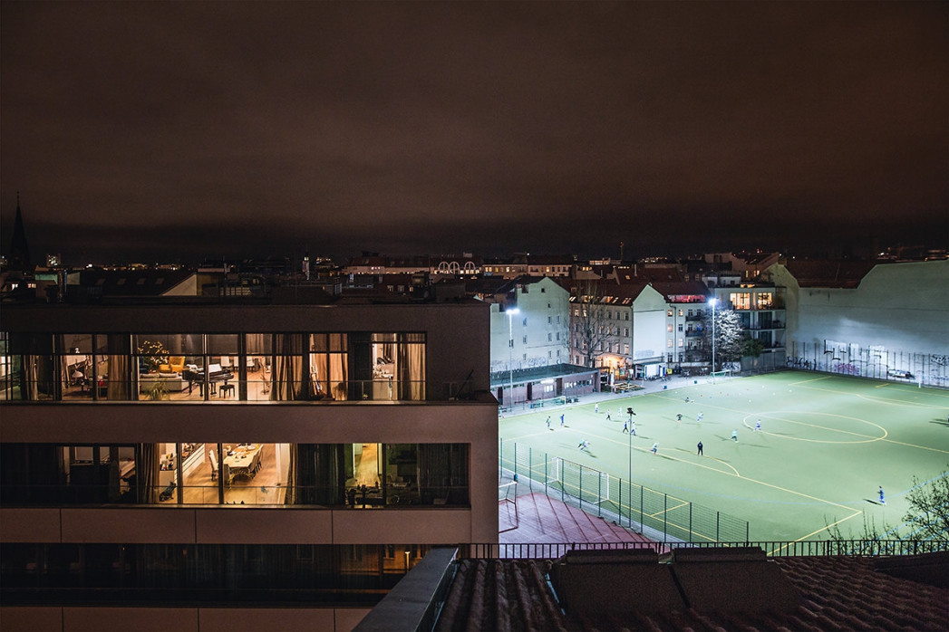 Fußballplatz Berlin Mitte (2) - Wandbild