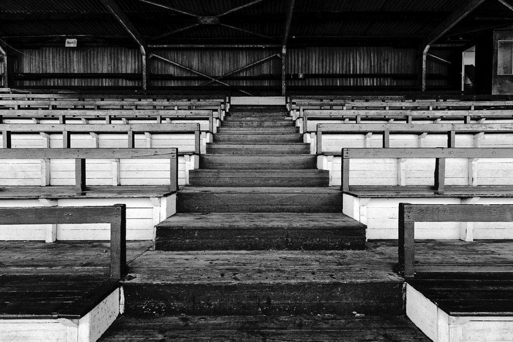 Tribüne Rudolf-Kalweit-Stadion (Schwarzweiß) - Wandbild