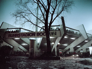 Ruhrstadion bei Flutlicht (Farbe) - Wandbild