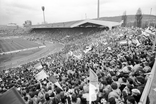 Neckarstadion 1991 - Fußball Foto Wandbild - 11FREUNDE SHOP