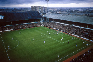 Über dem Stadion an der White Hart Lane - Tottenham vs. West Bromwich