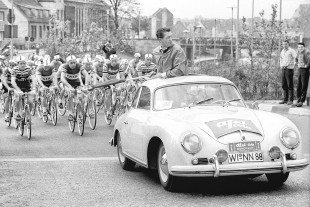 Fahrerfeld hinter Startwagen - Wandbild Radsport Deutschland-Rundfahrt 1961