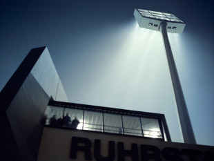 Flutlicht über dem Ruhrstadion 1994 (1) - Wandbild