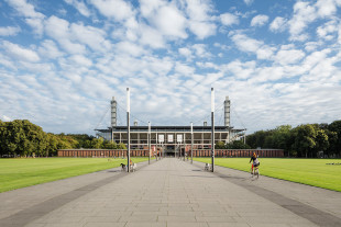 Auf dem Weg in die Kölner Arena - Fußball Wandbild - 11FREUNDE SHOP