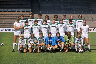 Borussia Mönchengladbach Mannschaftsfoto 1976/77 - 11FREUNDE BILDERWELT