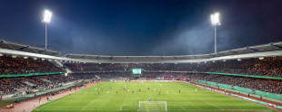 Wandbild: 1. FC Nürnberg Max-Morlock-Stadion - Panorama-Stadionfoto von Kai Senf