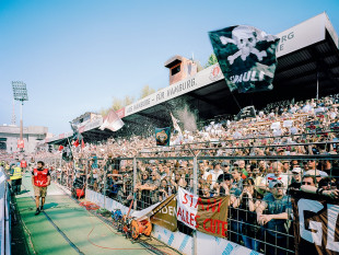 Gegengerade Millerntor 2012 - Susanne Katzenberg - FC St. Pauli - 11FREUNDE SHOP