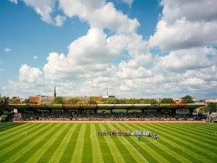 Haupttribüne Millerntor - Susanne Katzenberg - FC St. Pauli - 11FREUNDE SHOP