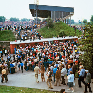 Vor dem Georg Melches Stadion 1978