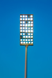 Flutlichtmast an der Hafenstraße - Fußball Foto Wandbild - 11FREUNDE SHOP