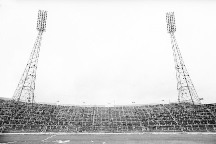 Leere Tribüne im Hampden Park - Fußball Foto Wandbild - 11FREUNDE SHOP