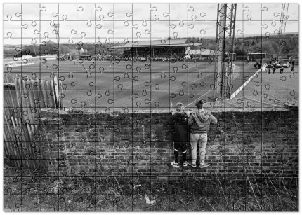 Puzzle: Blick über die Mauer