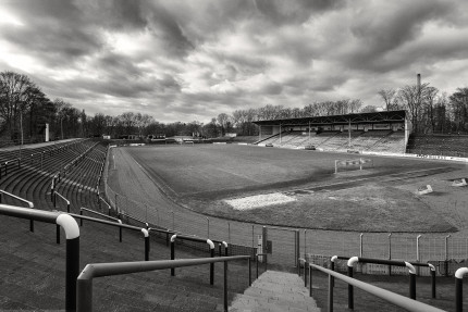 Stadion am Schloss Strünkede in Schwarzweiß - Westfalia Herne Foto von Christoph Buckstegen als Wandbild