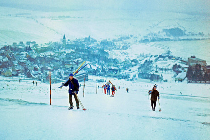 Rauf den Berg - Sport Fotografie als Wandbild - Wintersport Foto - NoSports Magazin 
