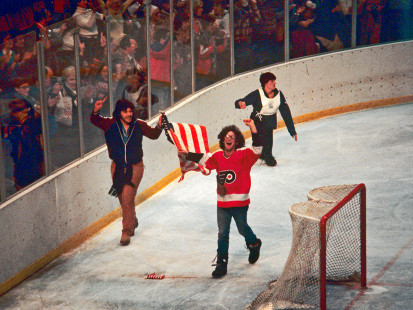 Jubel nach dem "Miracle On Ice" - Sport Fotografie als Wandbild - Eishockey Foto - NoSports Magazin 