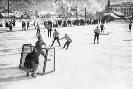 Eishockey in Chamonix (2) - Sport Fotografien als Wandbilder - Eishockey Foto - NoSports Magazin 