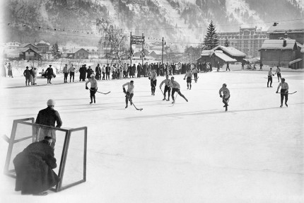 Eishockey in Chamonix (3) - Sport Fotografie als Wandbild - Eishockey Foto - NoSports Magazin 