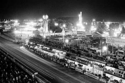 Nachts auf dem Circuit de la Sarthe - Foto Le Mans als Wandbild