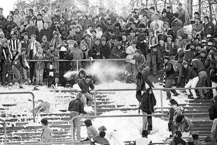 Frankfurter Schneeballschlacht - Eintracht Frankfurt - 11FREUNDE BILDERWELT