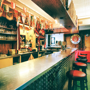 Bar im Klubheim Millerntor - Susanne Katzenberg - FC St. Pauli - 11FREUNDE SHOP