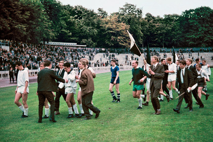 Gladbacher Jubel in Marl - 11FREUNDE SHOP - Fußball Foto Wandbild