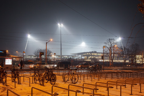Eintracht Stadion bei Flutlicht