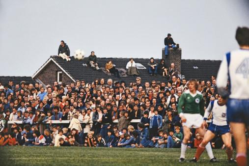 Zuschauer auf dem Dach in Malente 1978 - Wandbild