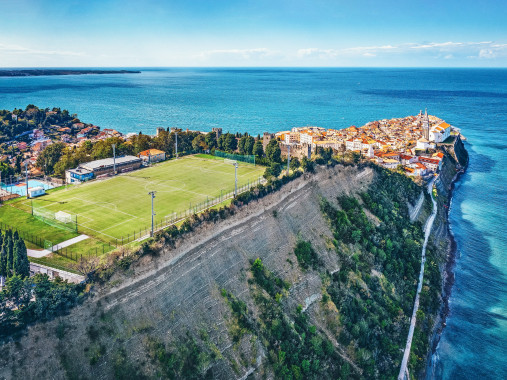 Fußballplatz im slowenischen Piran - Wandbild