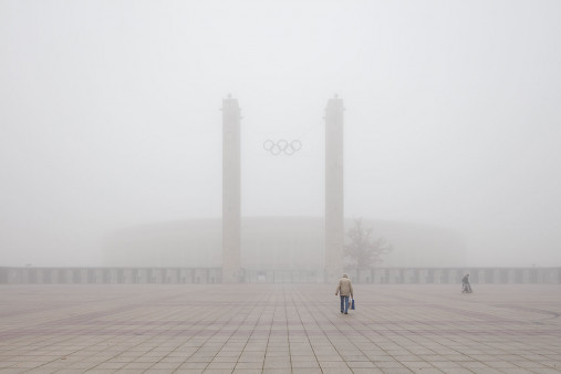 Nebel vor dem Olympiastadion