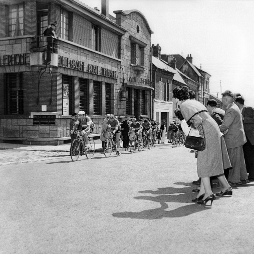 Vorbei am Postamt bei Paris-Roubaix