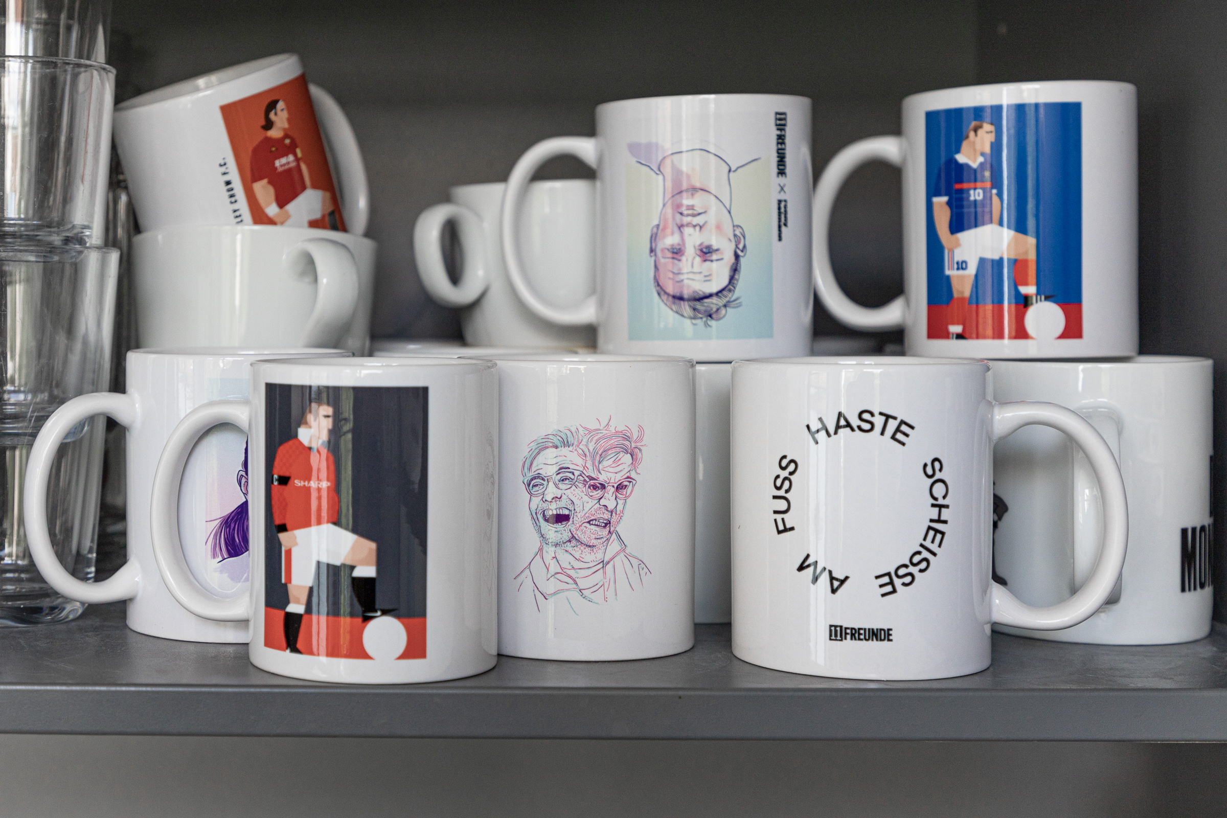 Die Kaffeebecher mit Fußballdesigns aus dem 11FREUNDE SHOP